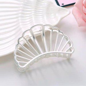 Mermaid Shell-shaped Hair Clip Silver